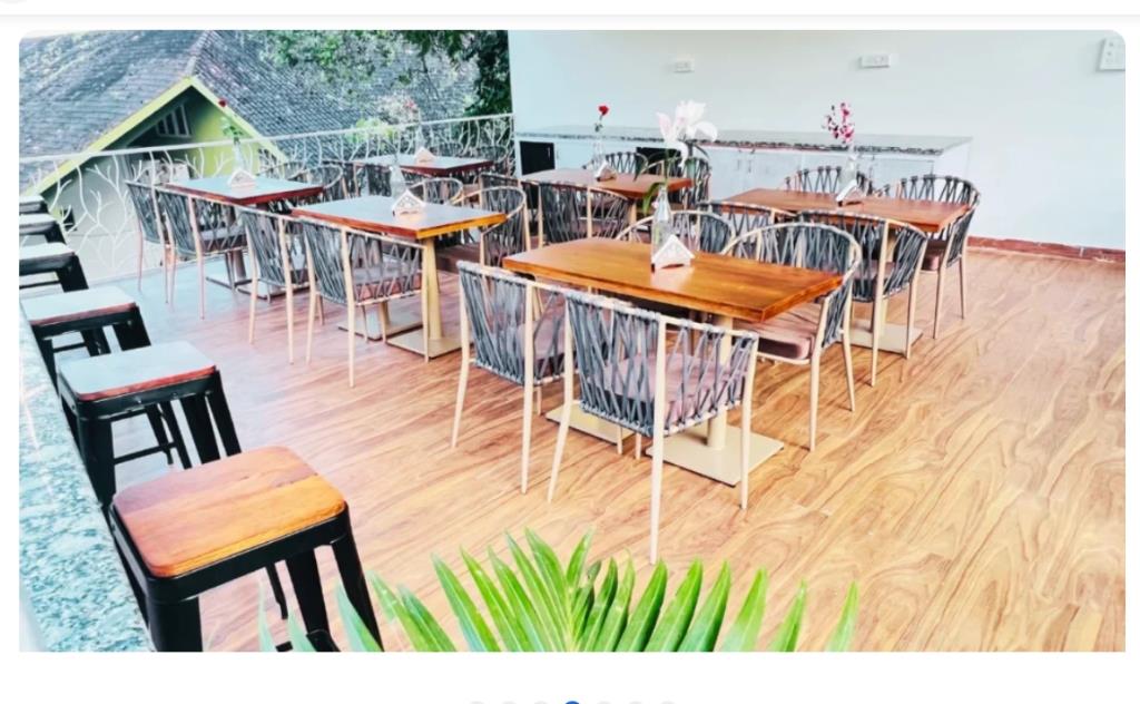 Terrace Restaurant Seating
